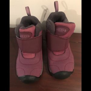 Keen dry waterproof girls boots  purple size 10
